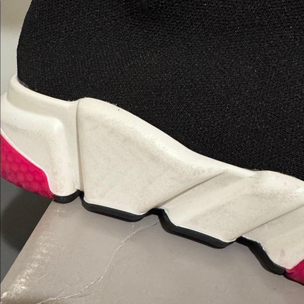 Balenciaga Women's Black and Pink ‘ Speed’ Trainers - Picture 5 of 17